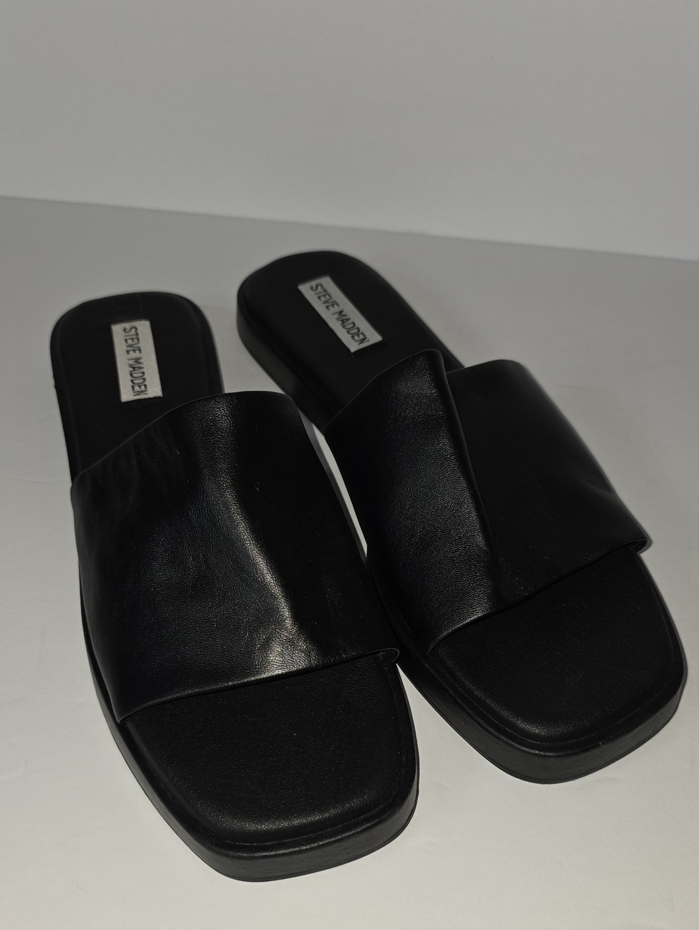 NWOB Steve Madden Black Holmes Leather Wide-Band Slide Mules SZ 10